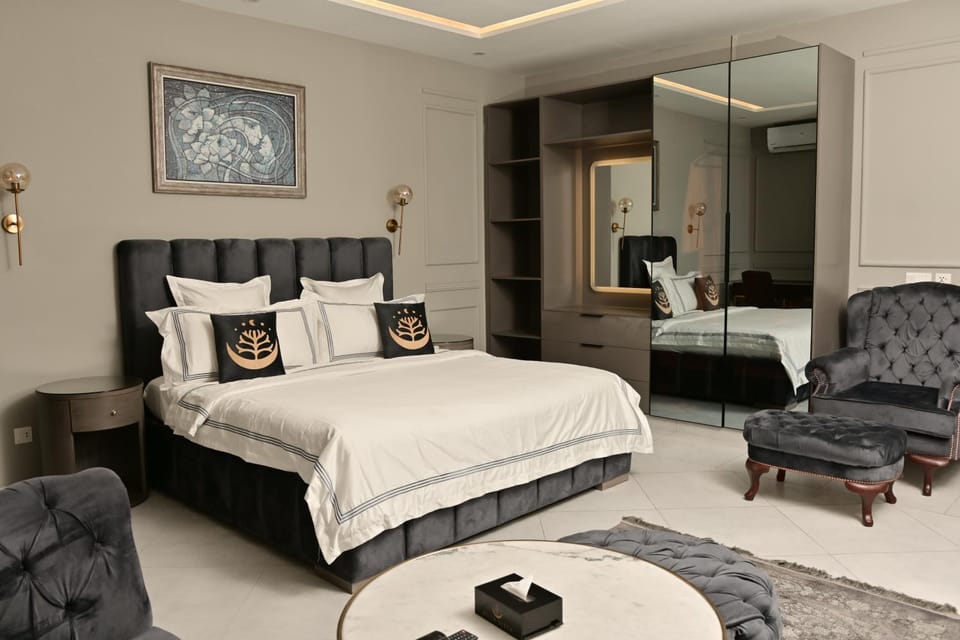 Bed, Living room, Bedroom