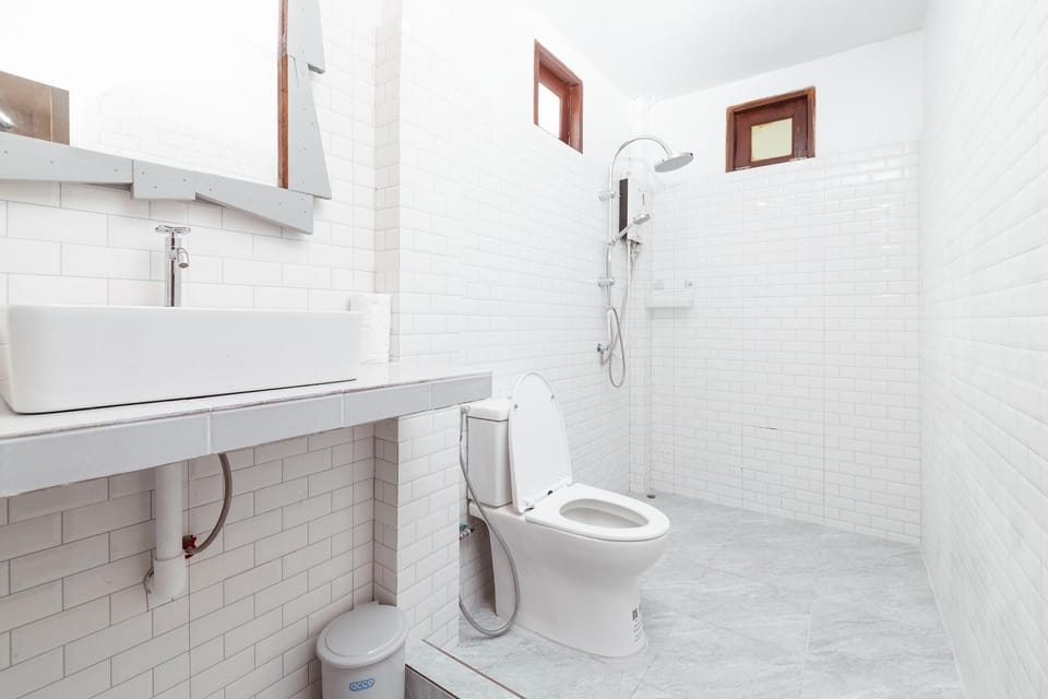 Shower, Toilet, Bathroom