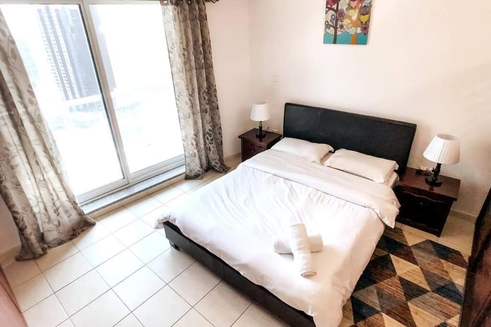 StoneTree - Furnished Studio with Lake View and near Metro Apartment in Dubai