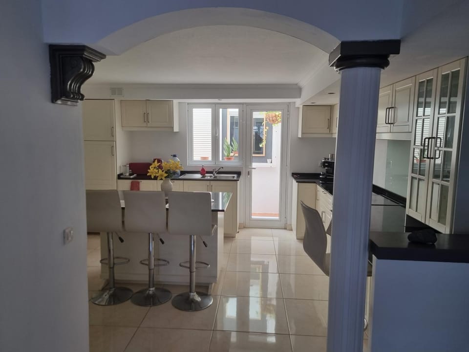 Spacious modern apartment in peacefull Las Coloradas, close to Papagayo Beaches Apartment in Playa Blanca