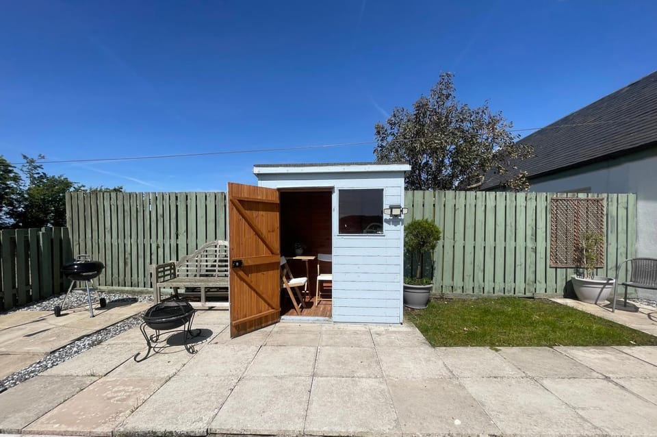 Property building, Spring, Garden