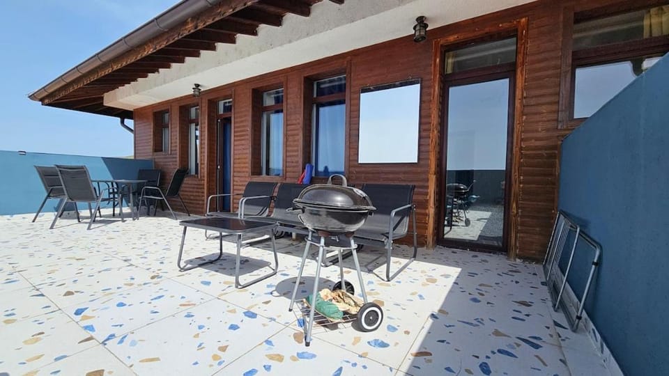 Patio, Day, Balcony/Terrace