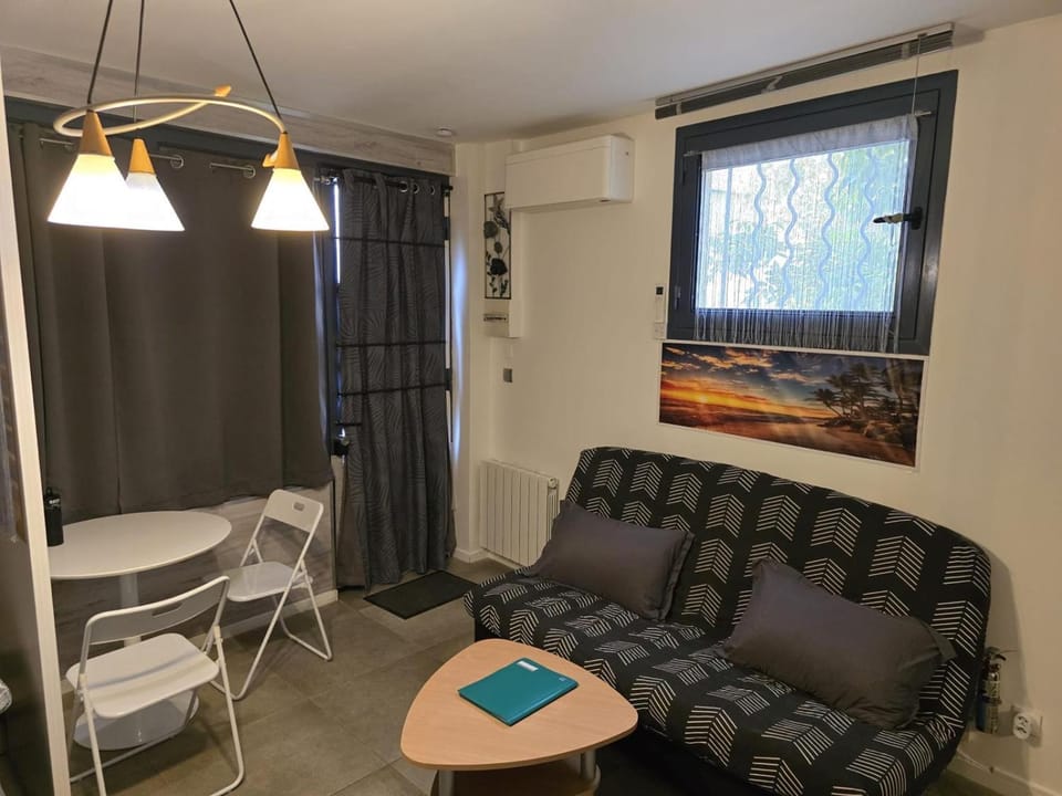 Studio tout équipé et chaleureux en rez de chaussée, parfait pour explorer Montpellier Apartment in Lattes