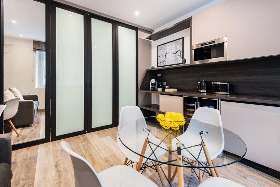 Somerset House Suites by Aureva Residences Apartment in City of Westminster