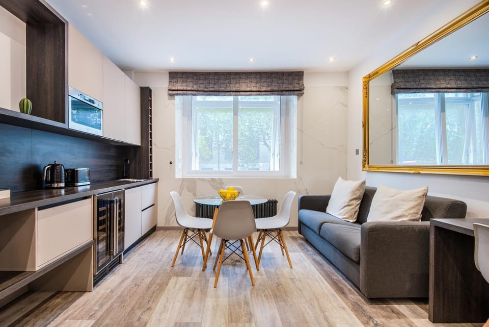 Somerset House Suites by Aureva Residences Apartment in City of Westminster