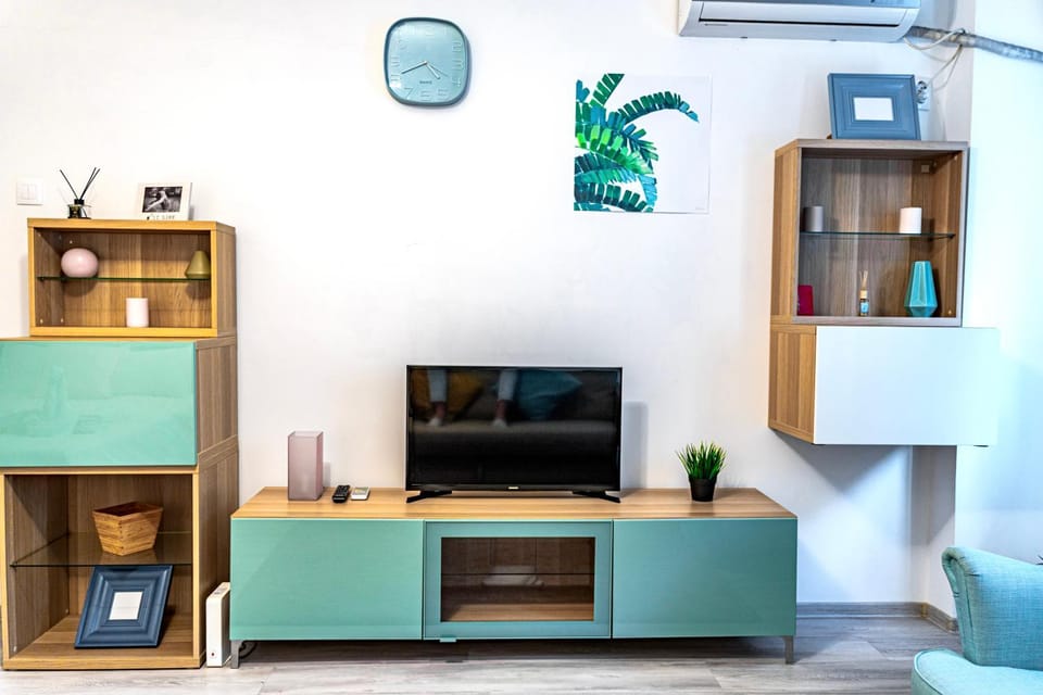 Communal lounge/ TV room, TV and multimedia, Evening entertainment, air conditioner