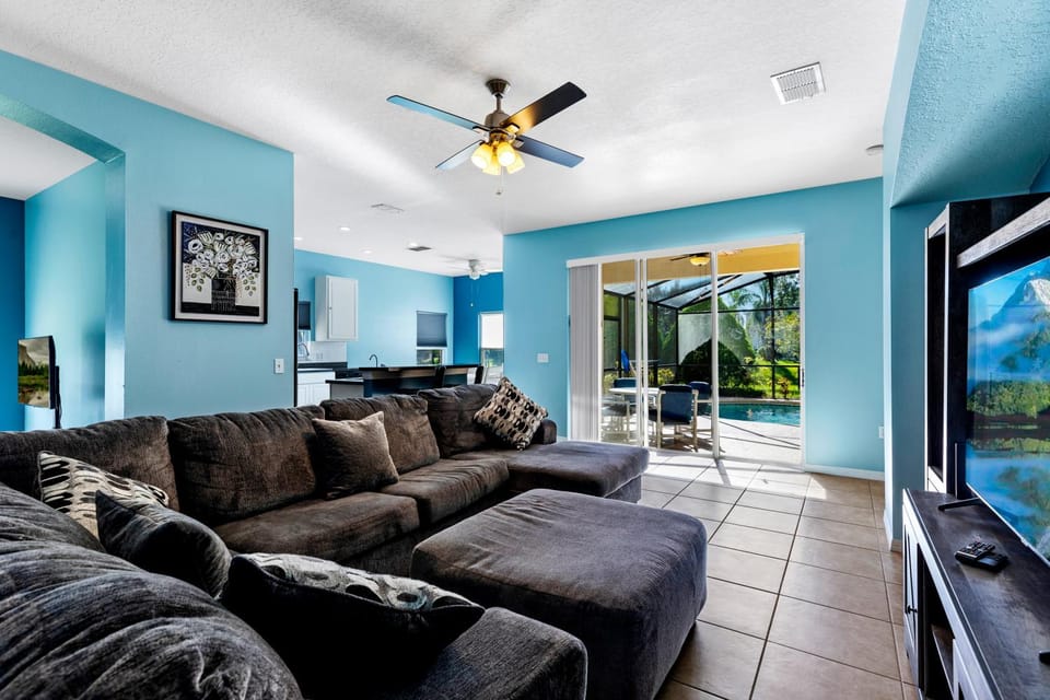 Communal lounge/ TV room, TV and multimedia, Living room, Seating area, Evening entertainment, fireplace