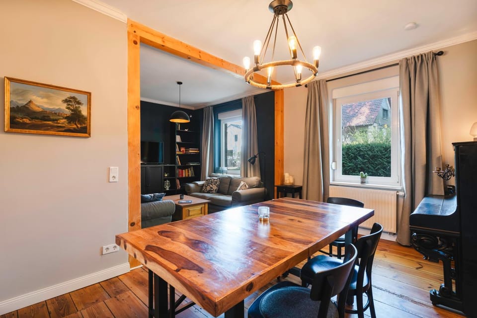 TV and multimedia, Living room, Dining area