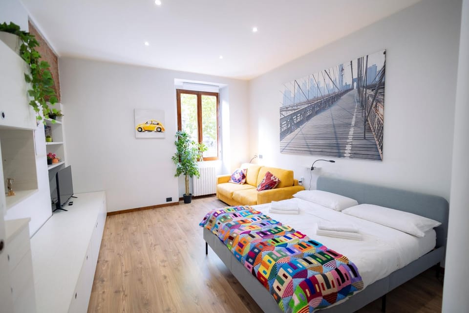 Bed, Living room, Photo of the whole room