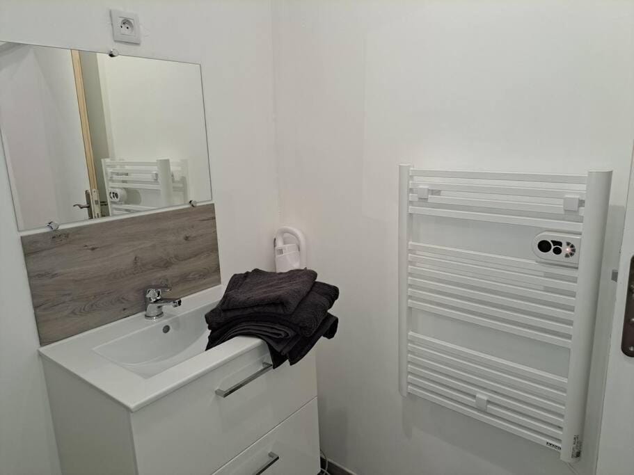 BudgetBnb 162, Studio opéra Apartment in Toulon