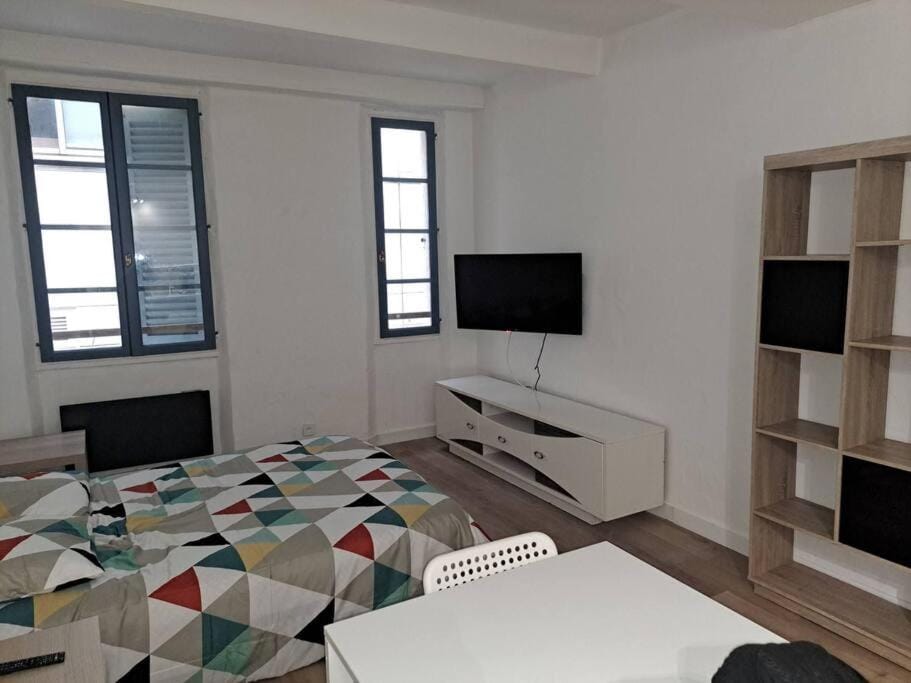 BudgetBnb 182, studio proche opéra Apartment in Toulon