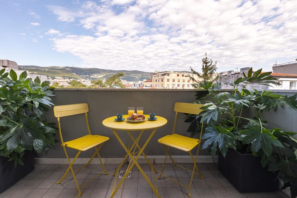 View (from property/room), Balcony/Terrace