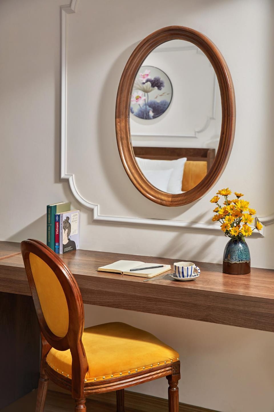 Property building, Day, Decorative detail, Decorative detail, Dining area, Non alcoholic drinks, Non alcoholic drinks