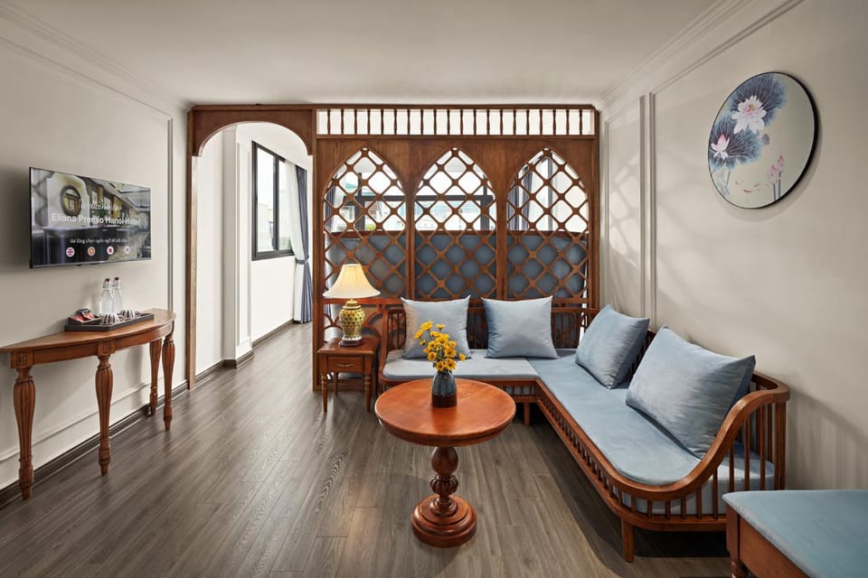 TV and multimedia, Living room, Decorative detail, Decorative detail, Seating area