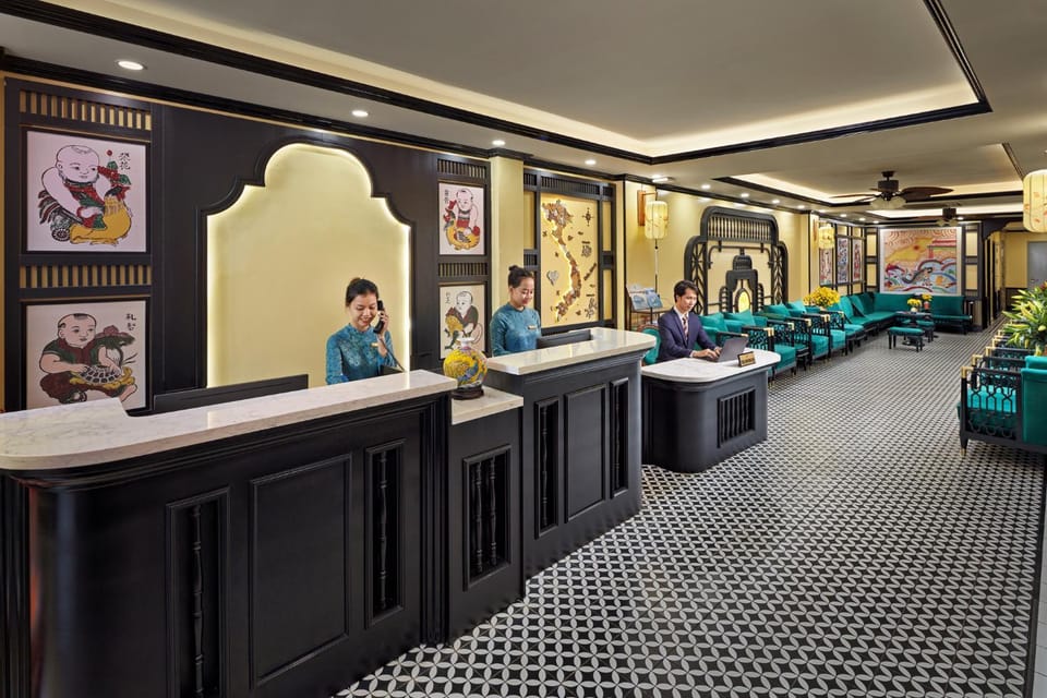 Staff, People, Lobby or reception, group of guests, concierge