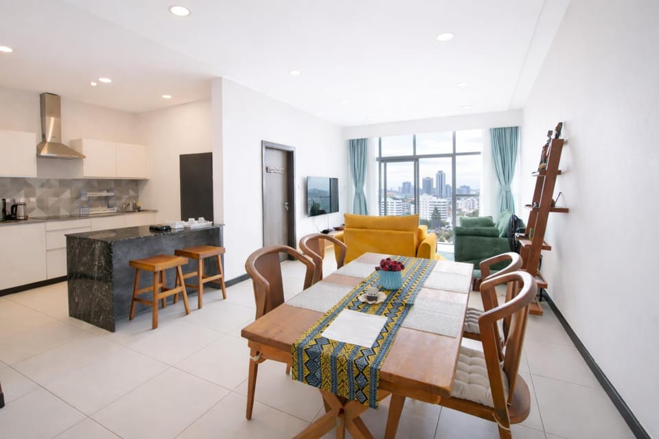 Kitchen or kitchenette, Living room