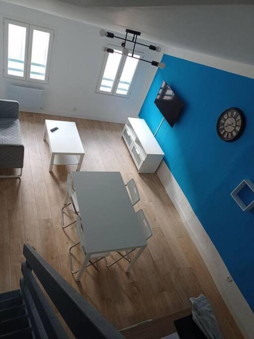BudgetBnb 185, Toulon petit duplex a deux pas de l'Opéra climatisé Apartment in Toulon