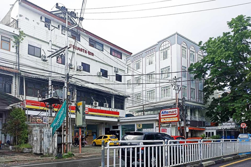 Facade/entrance