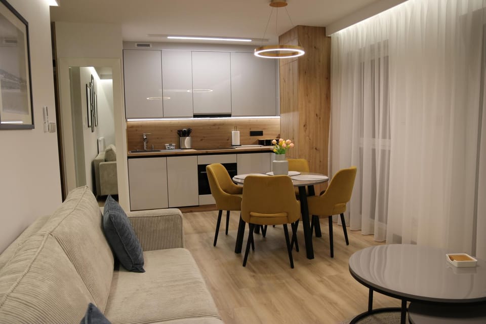 Kitchen or kitchenette, Living room