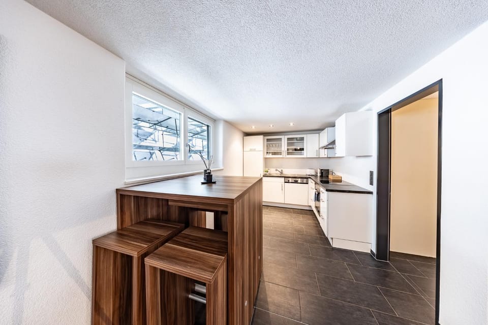 View (from property/room), Kitchen or kitchenette, oven, stove