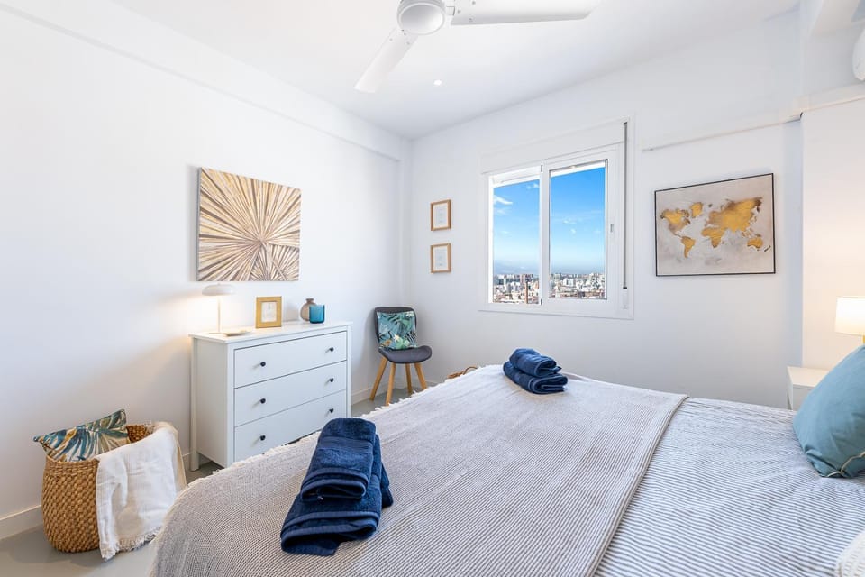 Bed, Photo of the whole room, Bedroom, fireplace