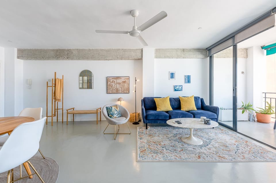 Balcony/Terrace, Living room, Dining area, air conditioner