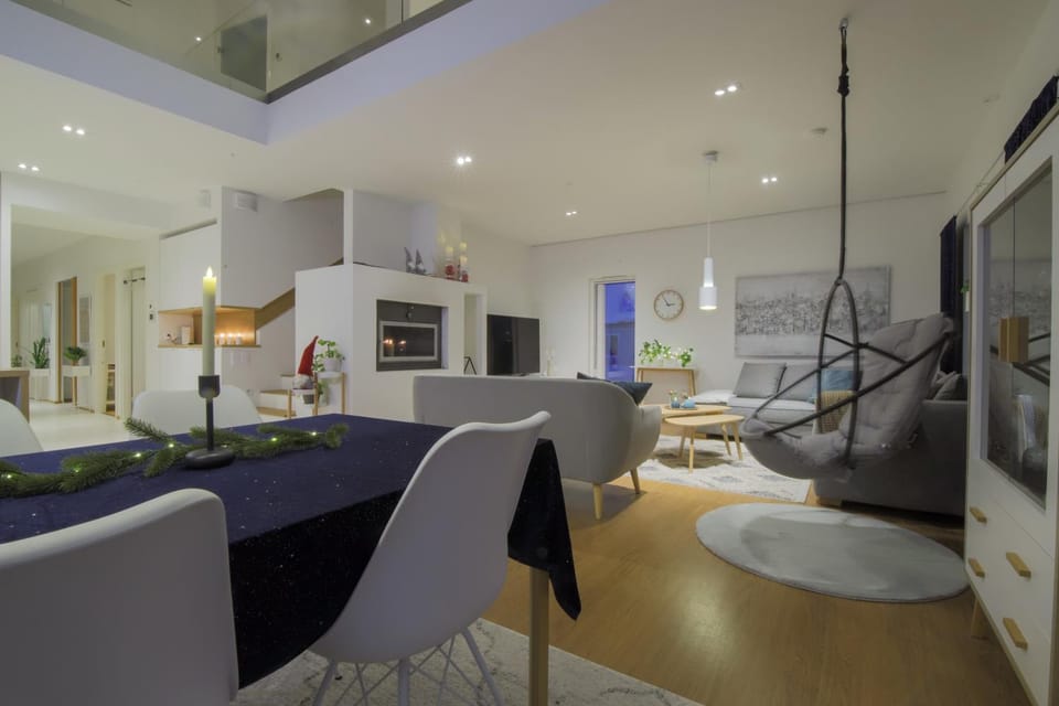 Seating area, Dining area