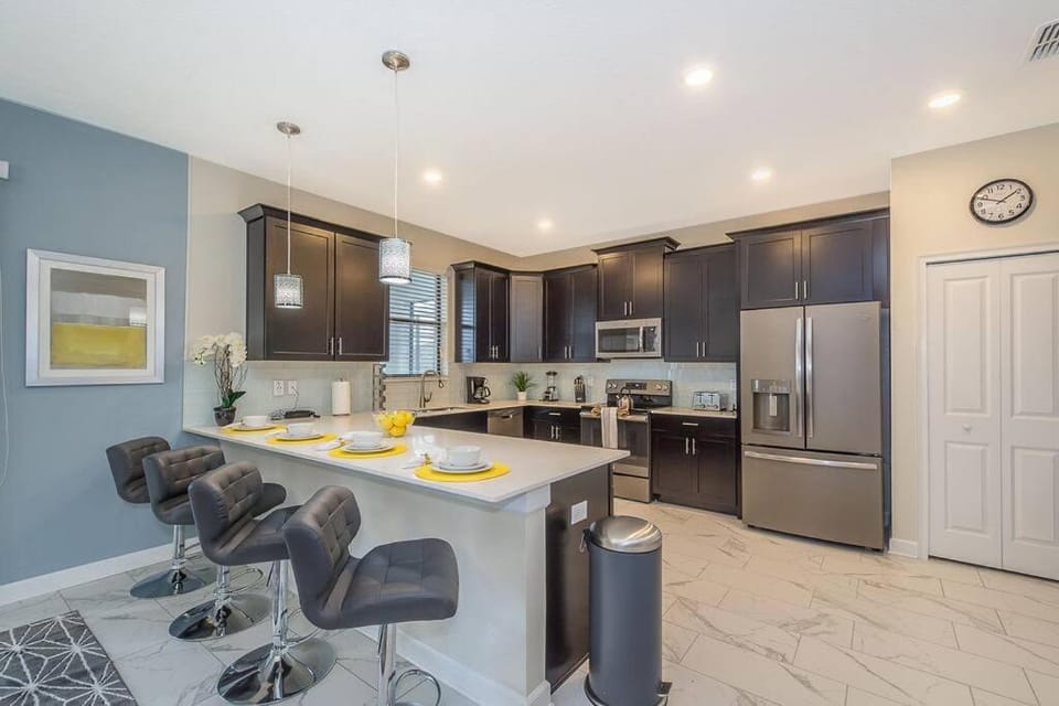 Kitchen or kitchenette, Dining area, dishwasher, minibar, pet friendly, stove, toaster