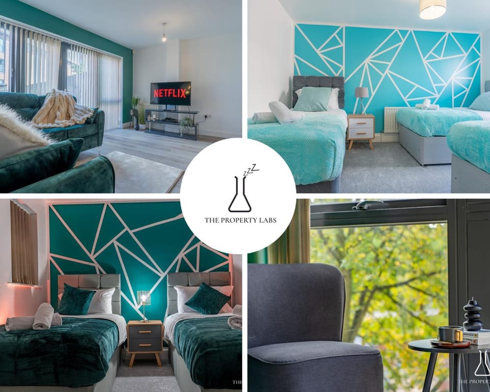 Luxury Birmingham City Centre Townhouse with BALCONY- Sleeps 10 - FREE Parking - Perfect for Contractors, Business Travellers, Families and other Groups - Near Bullring, Newstreet, Selfridges, NEC, NIA & Birmingham airport Apartment in Birmingham