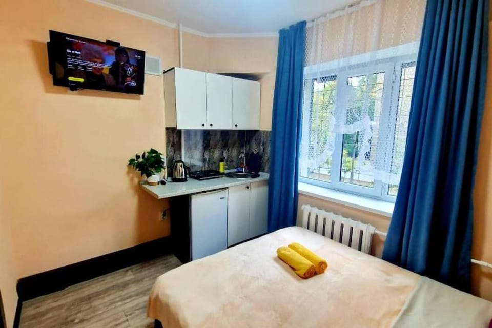 Bed, Kitchen or kitchenette, Photo of the whole room