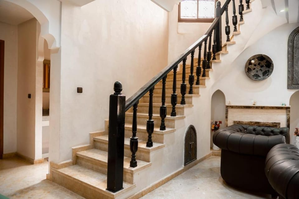 villa 5 chambres pour famille avec piscine & parking Villa in Marrakesh
