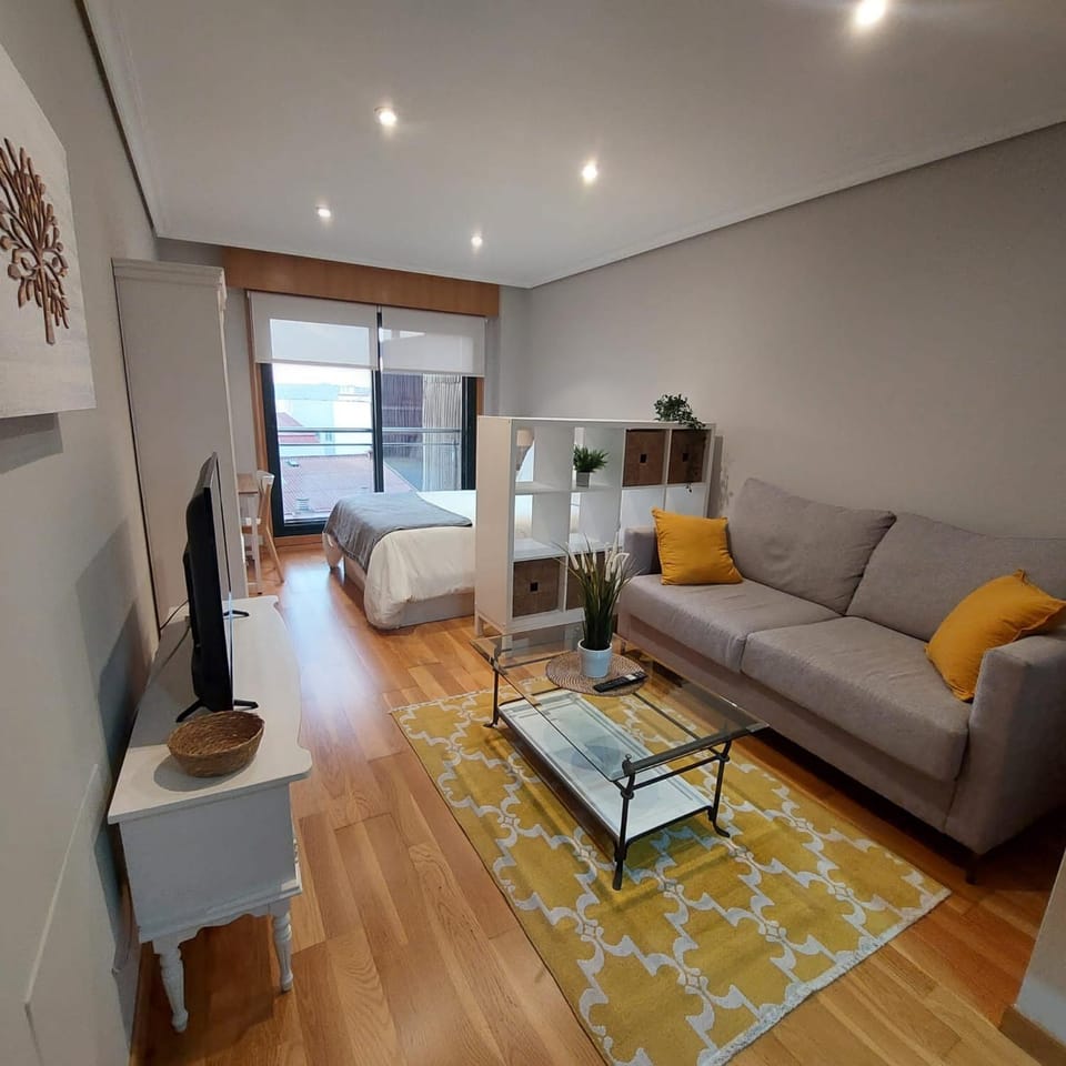 Estudio céntrico con garaje y vistas al mar. Apartment in Vigo