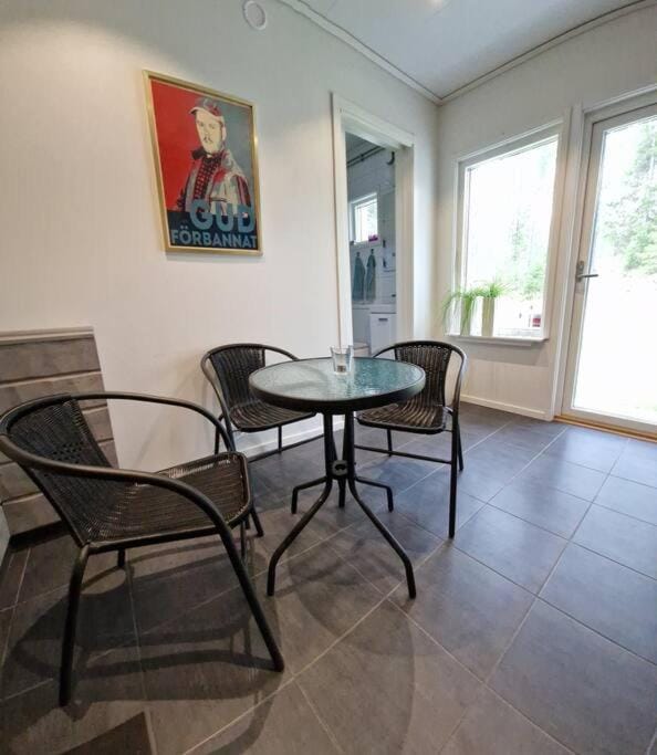 Övernattningsrum i separat gästhus på Sävastön House in Norrbotten County, Sweden