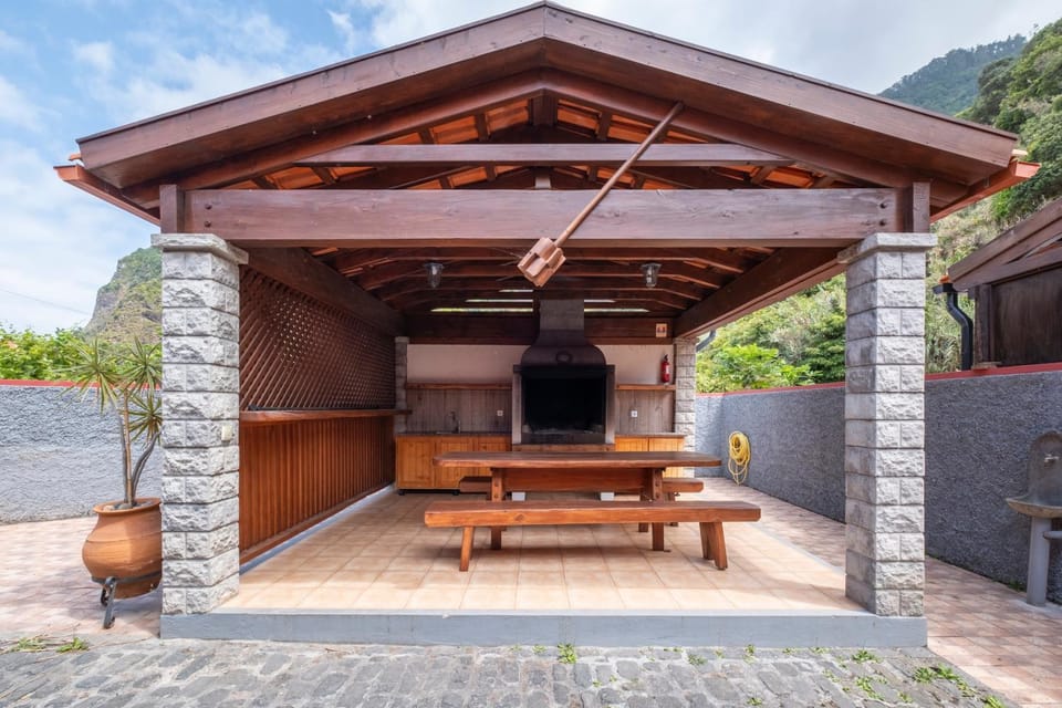 Casa del Mar I by GALMI House in Madeira District