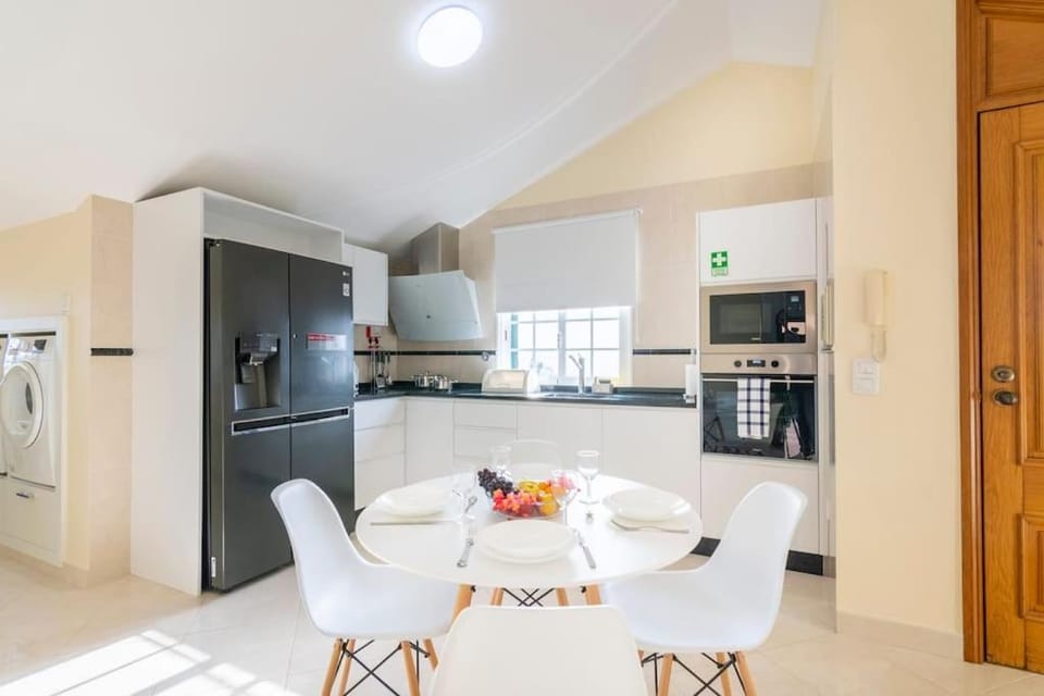 Branco's Apartment by GALMI Apartment in Madeira District