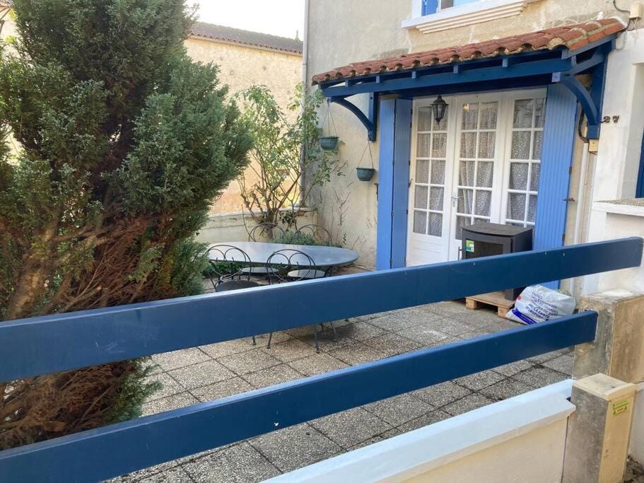 Property building, Patio, Garden