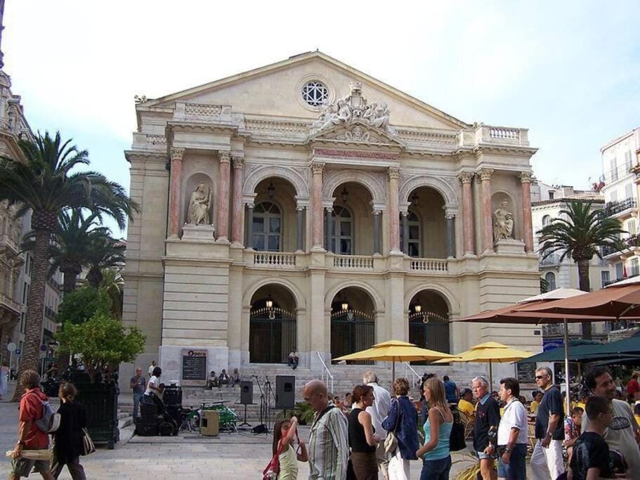 BudgetBnb 34, Toulon sympathique studio a 2 pas de l'opéra Apartment in Toulon