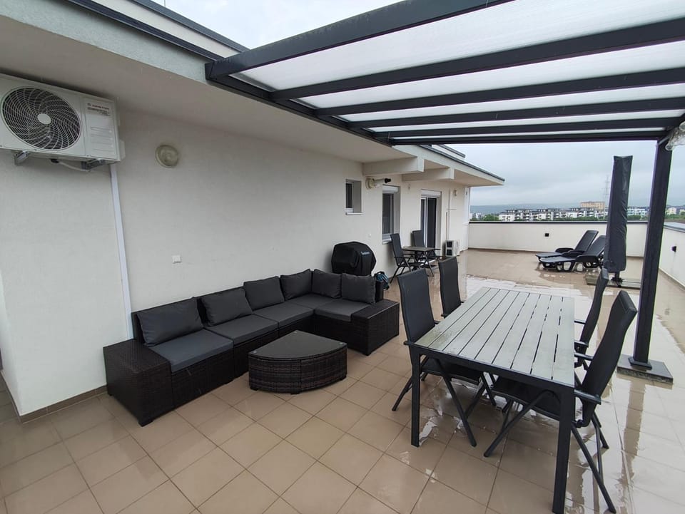 Balcony/Terrace, Lounge or bar, air conditioner