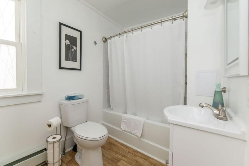 Optimally Located Winooski 3BR nearby Amenities Apartment in Burlington