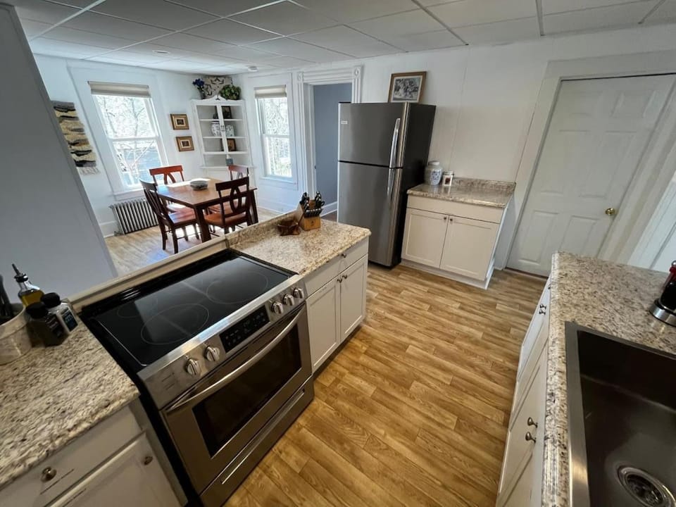 Optimally Located Winooski 3BR nearby Amenities Apartment in Burlington