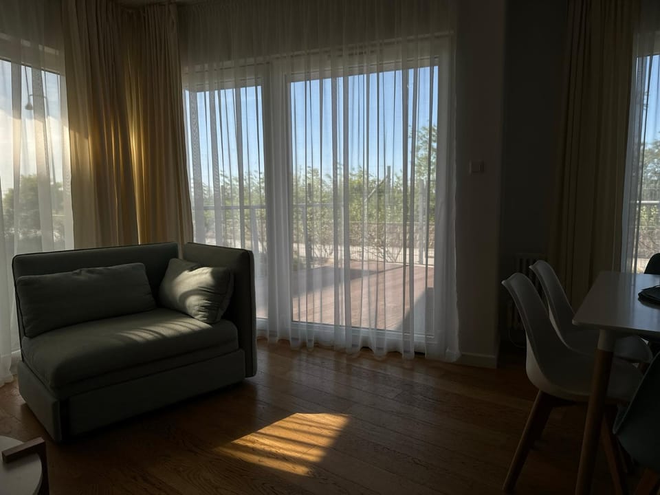 View (from property/room), Living room, Seating area