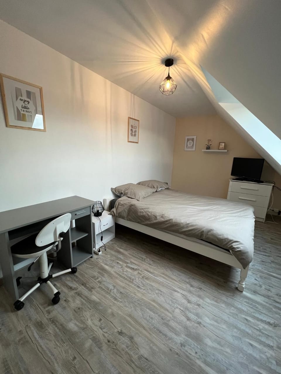 Chambre chez thomas Bed and Breakfast in Normandy