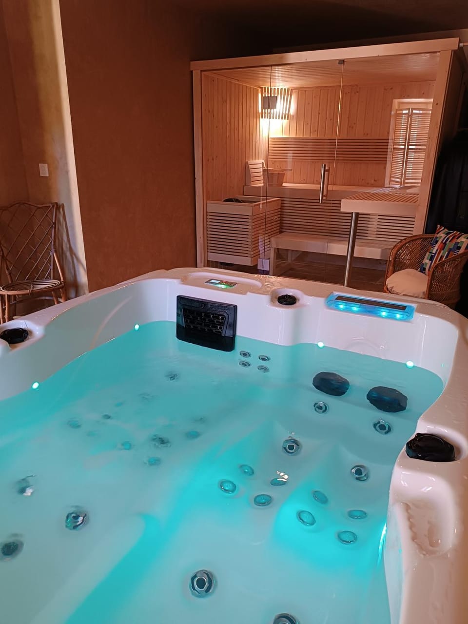 Hot Tub, Sauna, Spa and wellness centre/facilities