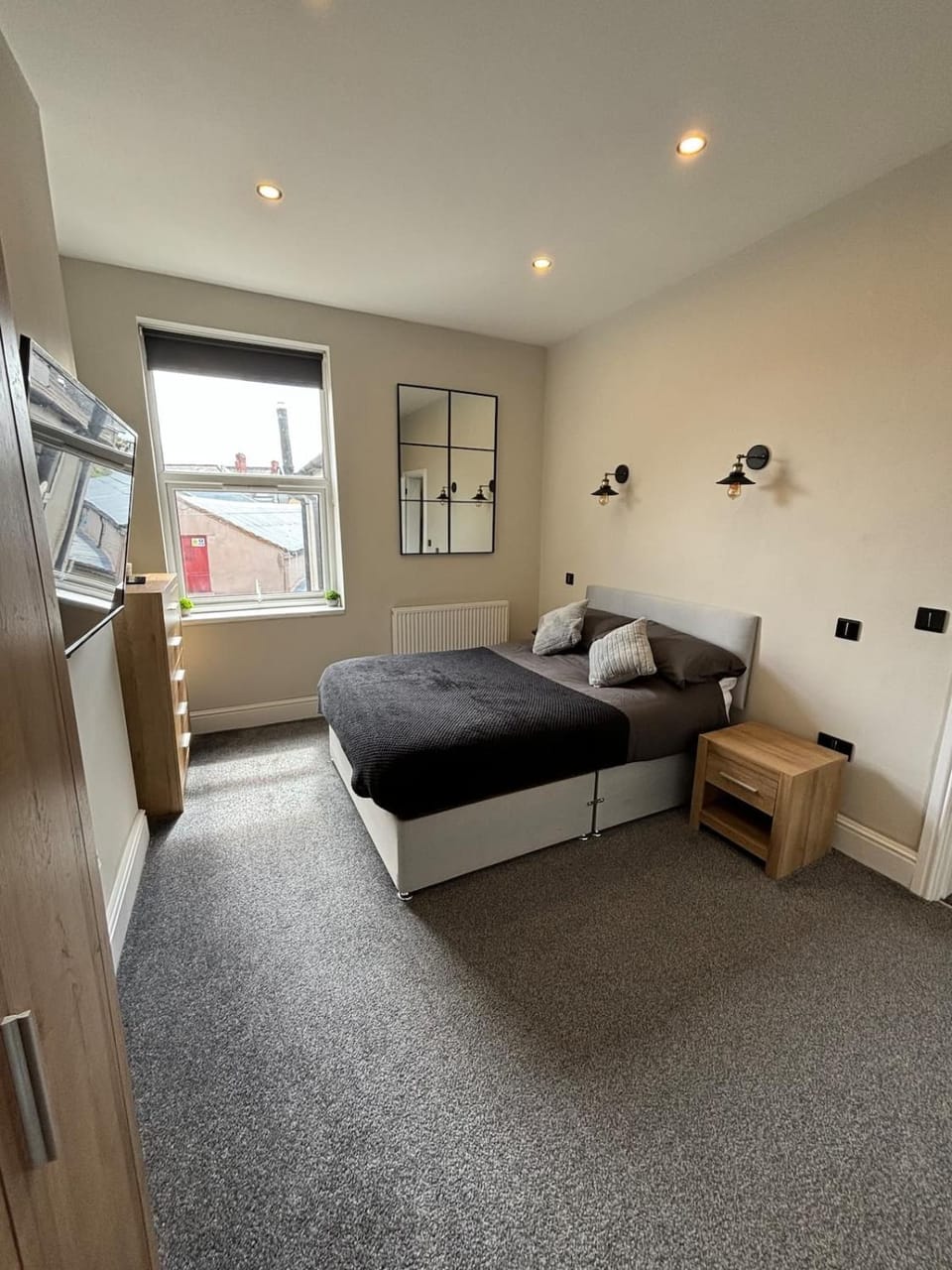 Modern 5 Bedroom Terraced Luxurious House House in Abergele Road