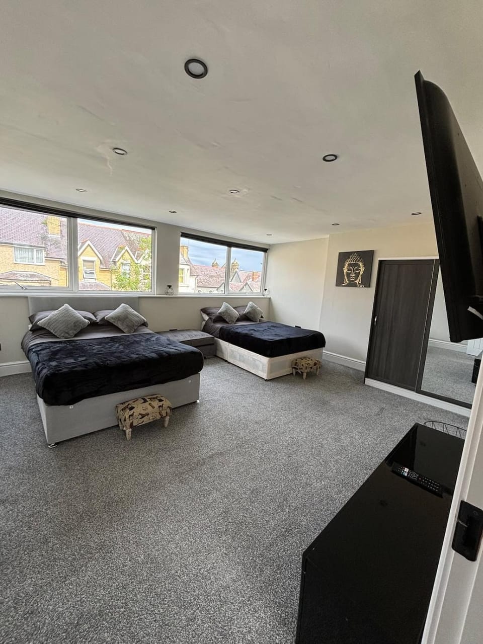 Modern 5 Bedroom Terraced Luxurious House House in Abergele Road