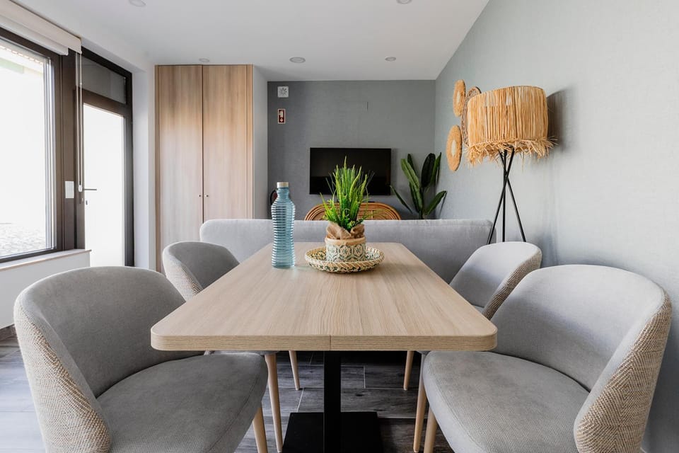 Living room, Seating area, Dining area