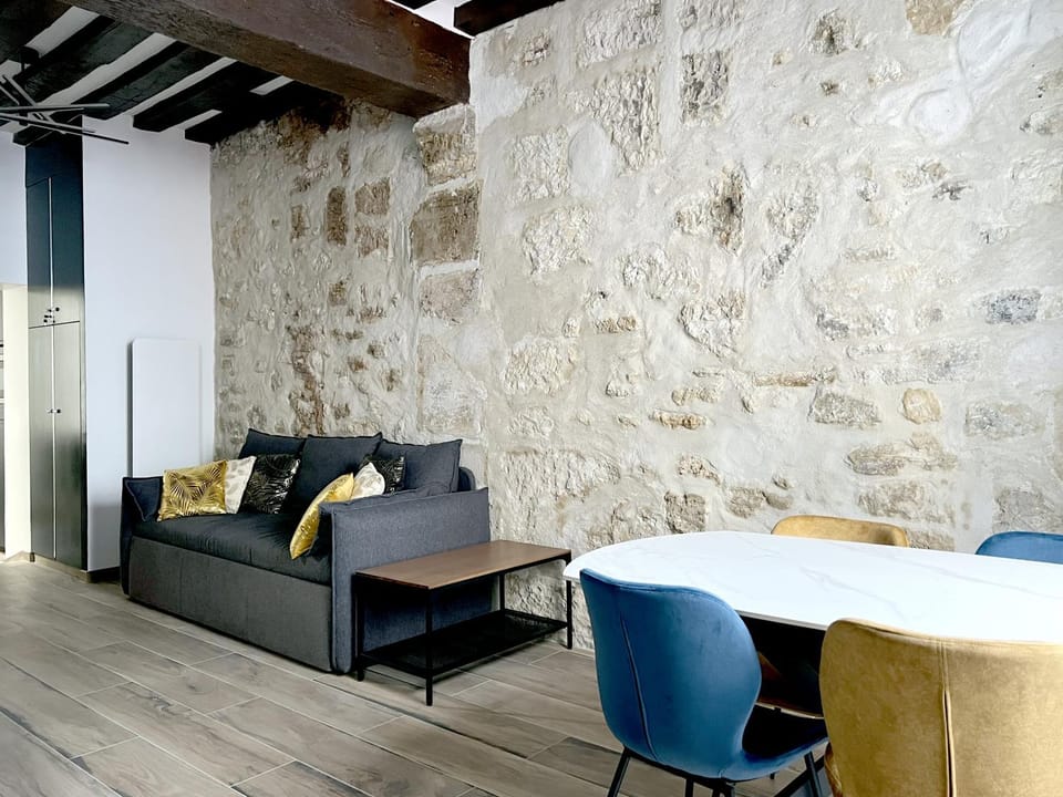 Communal lounge/ TV room, Living room, Seating area