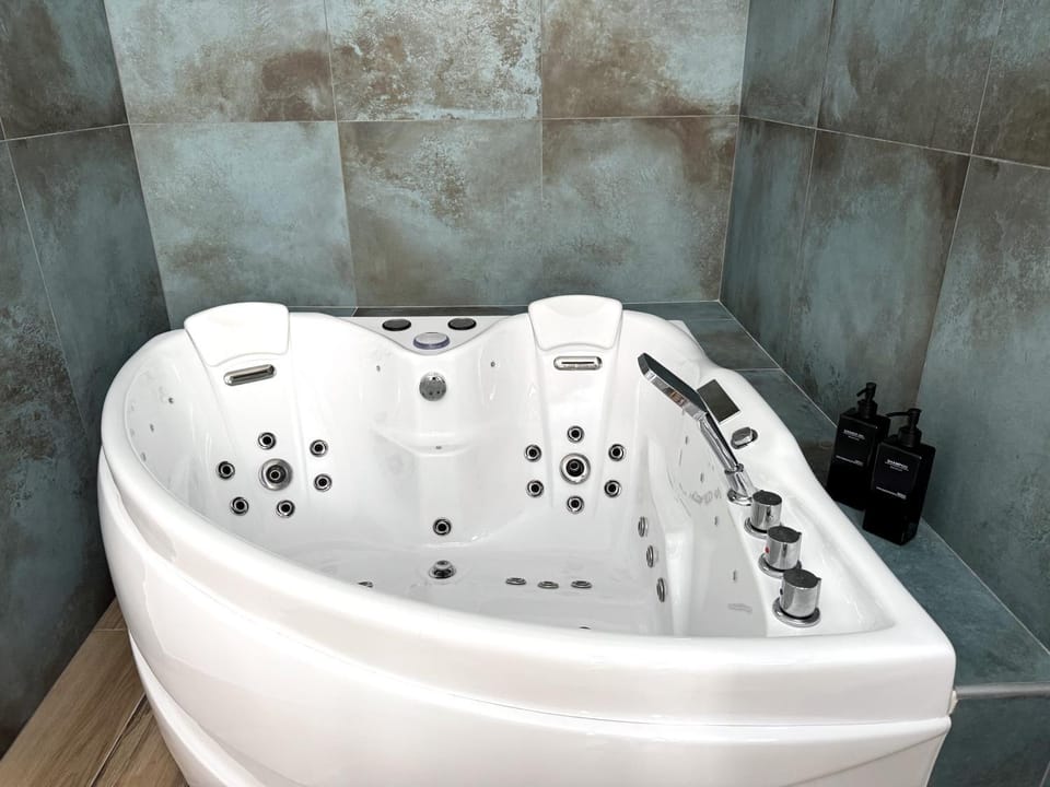 Hot Tub, Bathroom, Bath
