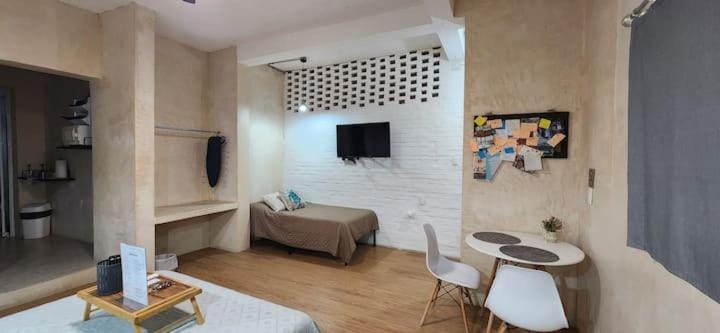 Photo of the whole room, Bedroom