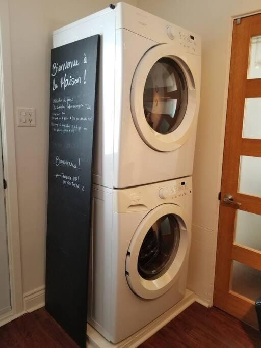 Logement avec stationnement tennis et piscine Apartment in Saguenay